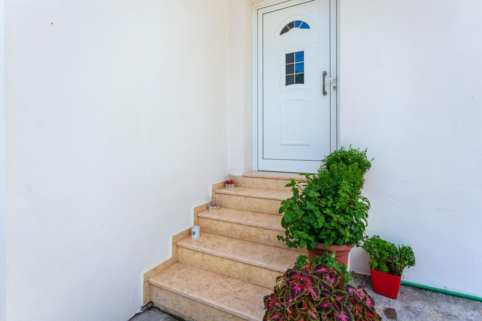 Zacharias Apartments Himare Buitenkant foto