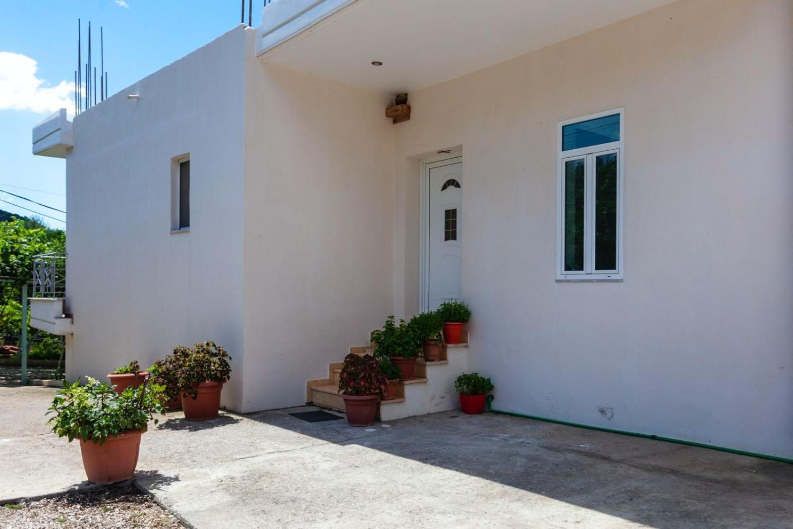 Zacharias Apartments Himare Buitenkant foto