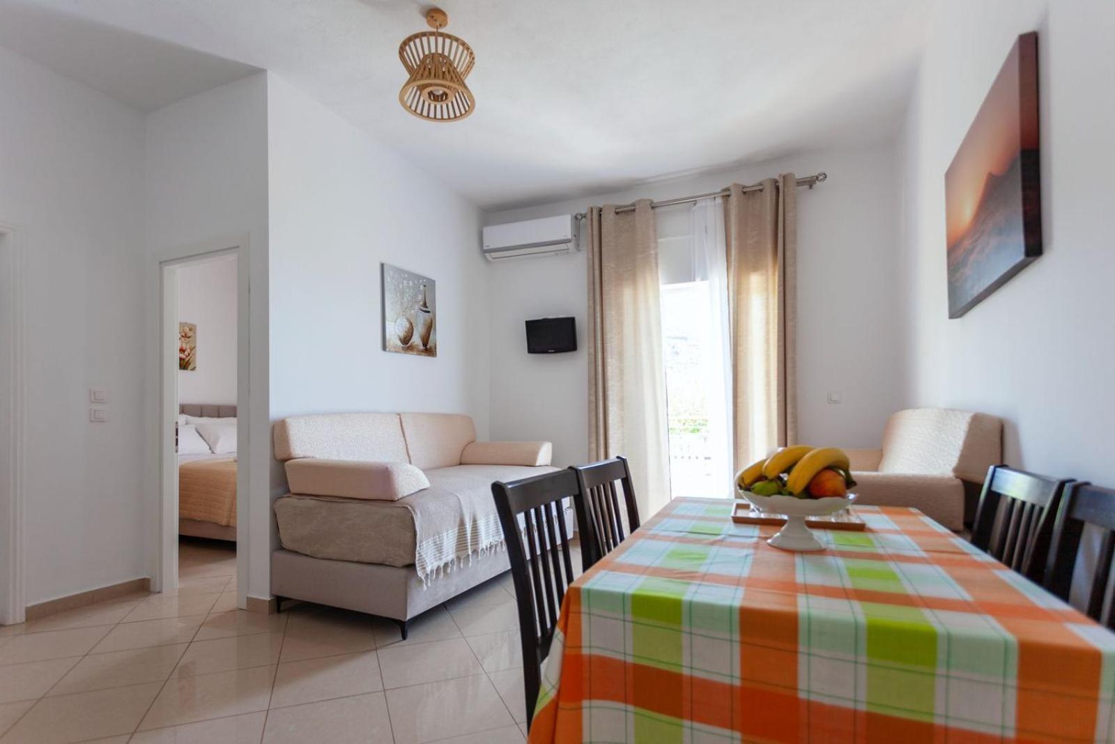 Zacharias Apartments Himare Buitenkant foto