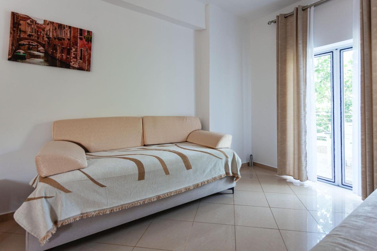 Zacharias Apartments Himare Buitenkant foto