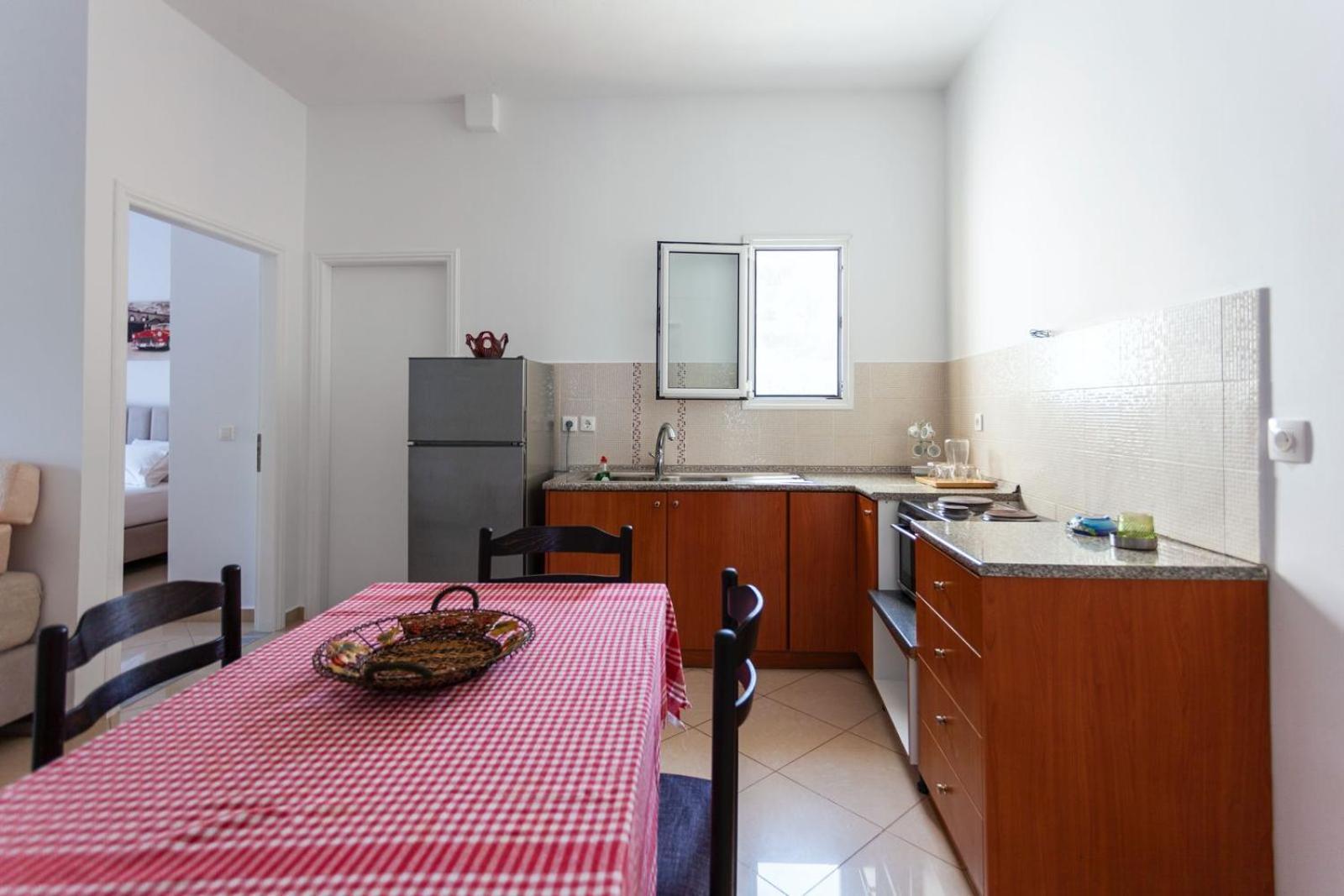 Zacharias Apartments Himare Buitenkant foto