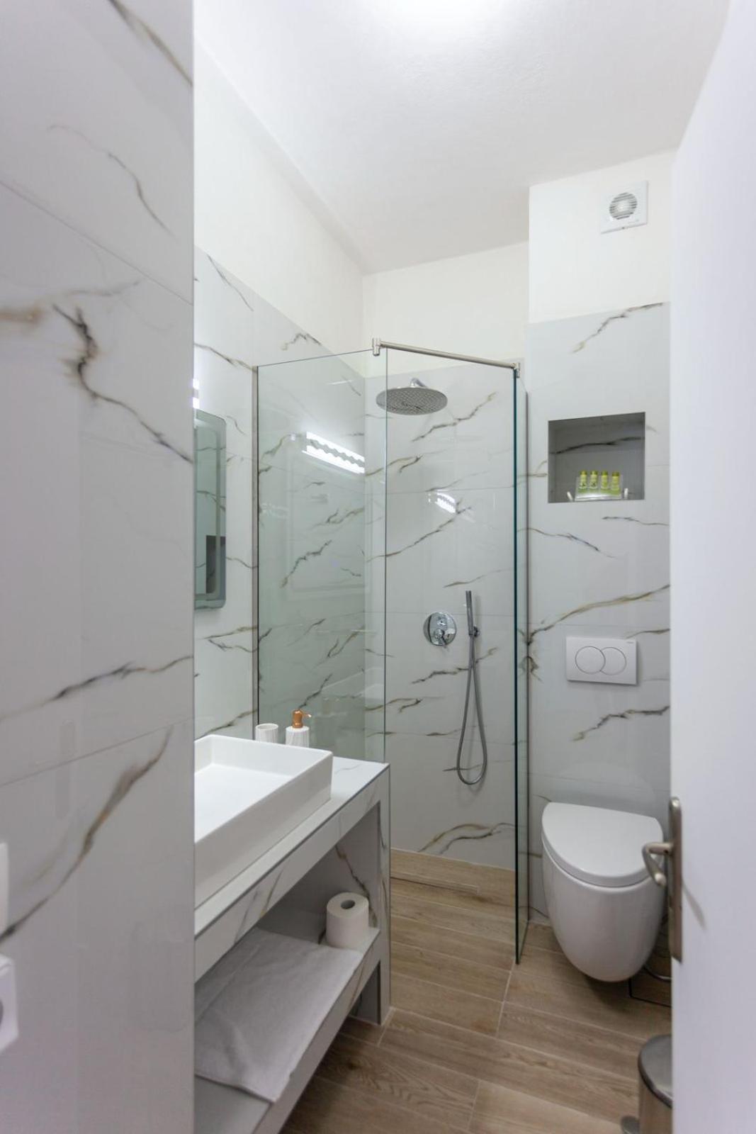 Zacharias Apartments Himare Buitenkant foto