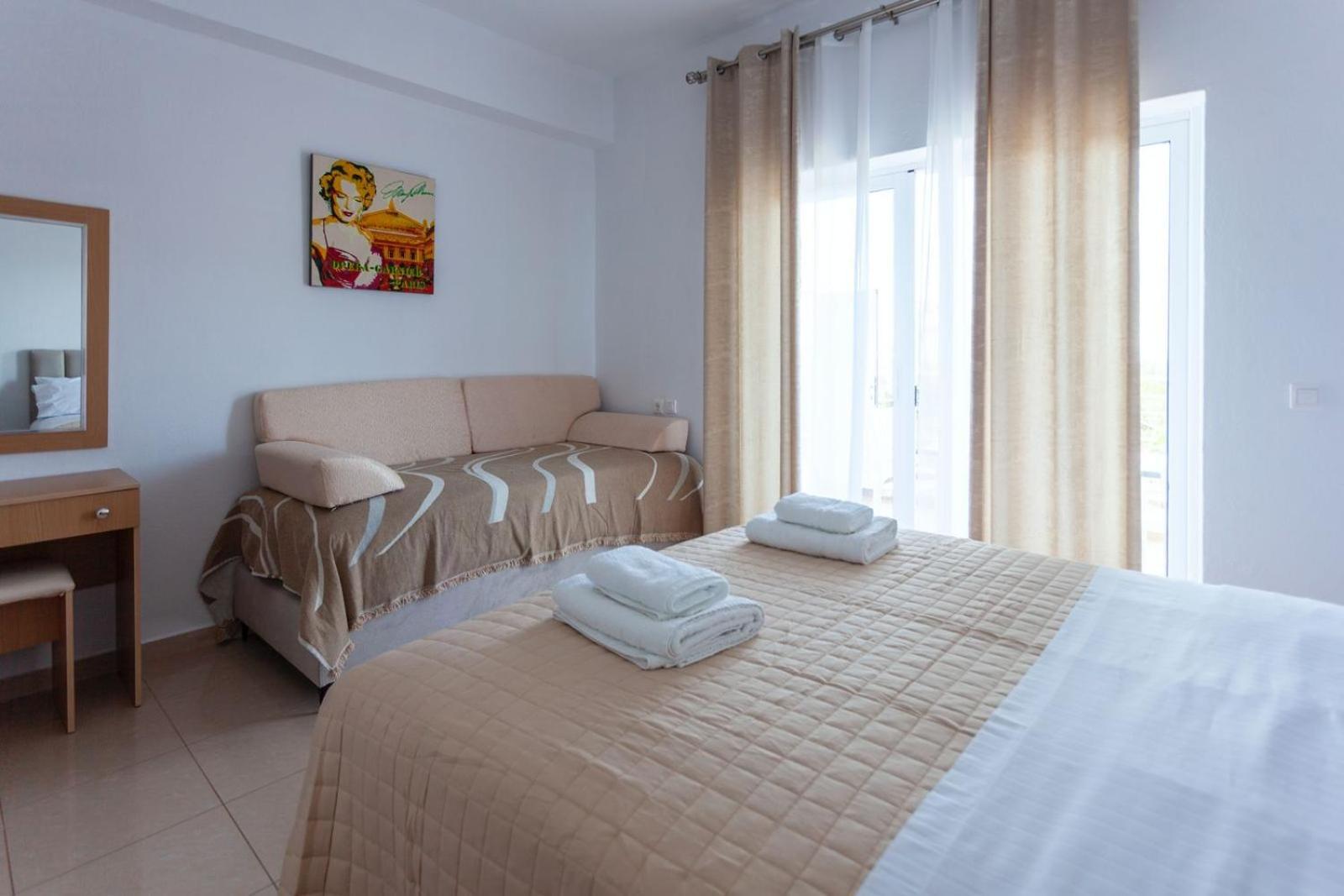 Zacharias Apartments Himare Buitenkant foto