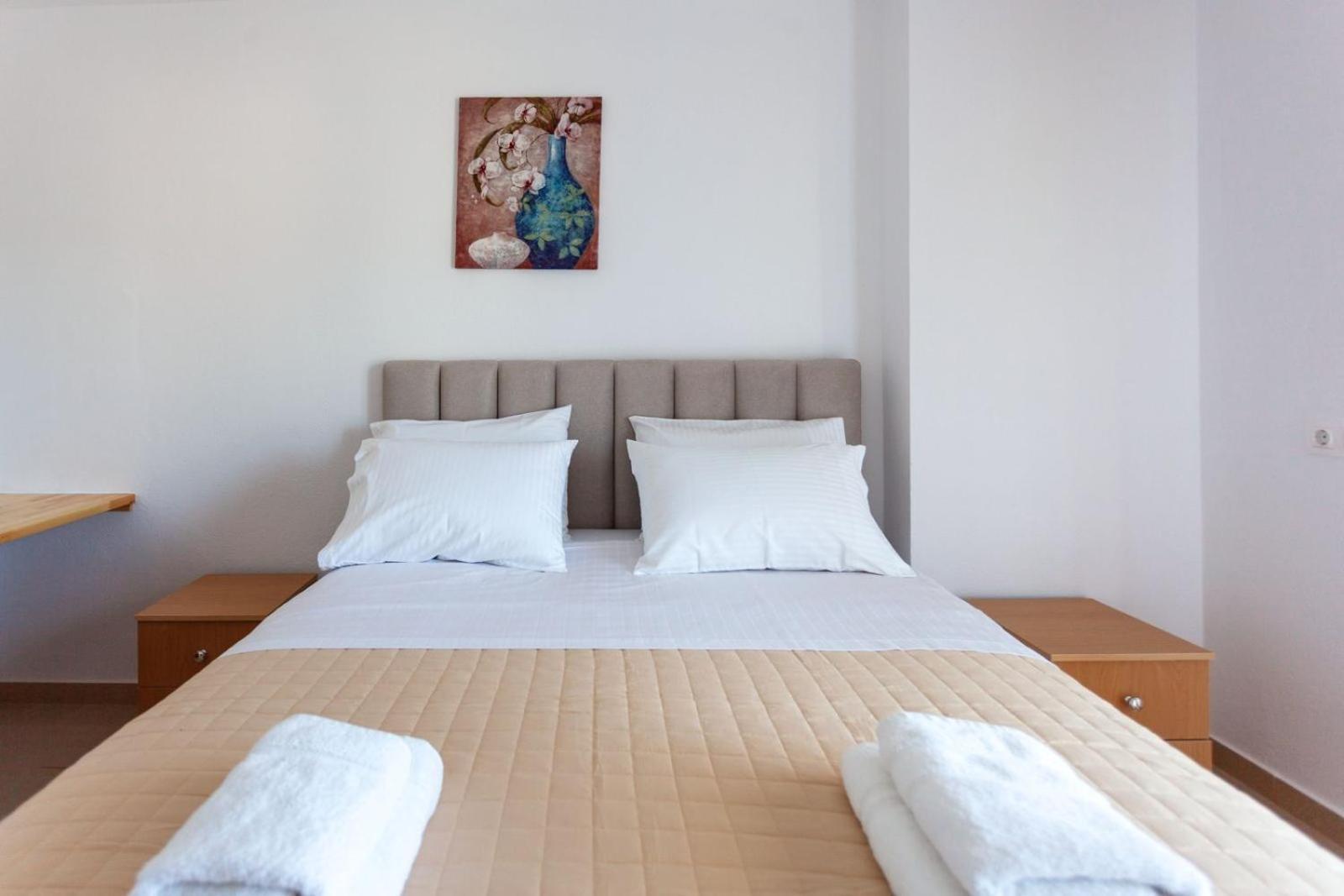 Zacharias Apartments Himare Buitenkant foto