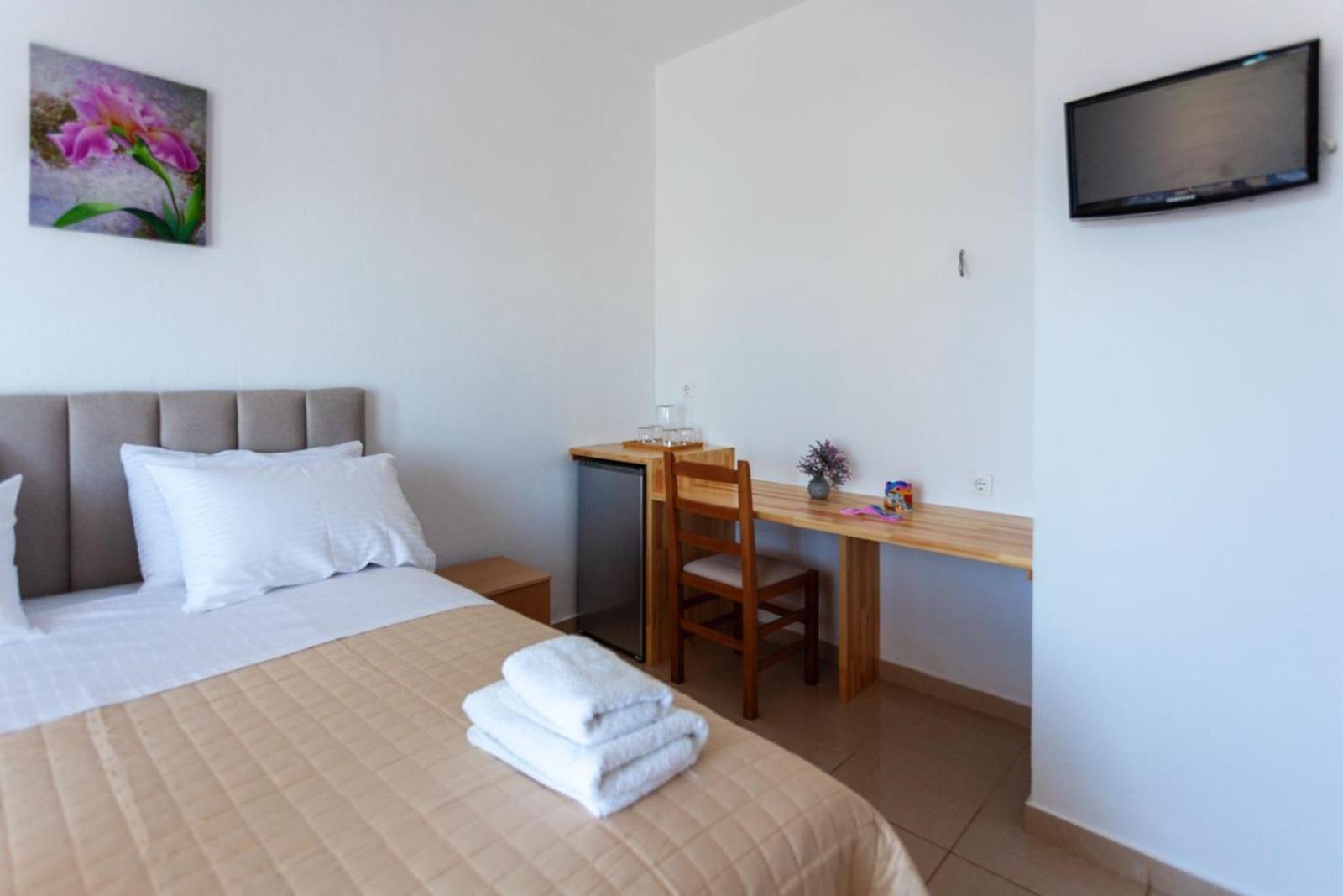 Zacharias Apartments Himare Buitenkant foto