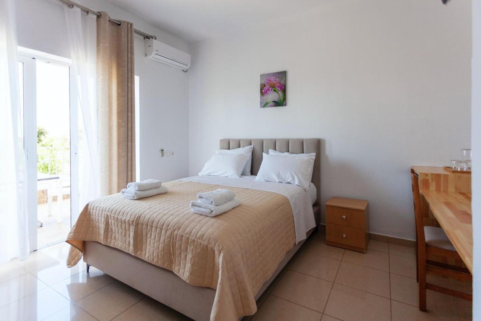 Zacharias Apartments Himare Buitenkant foto